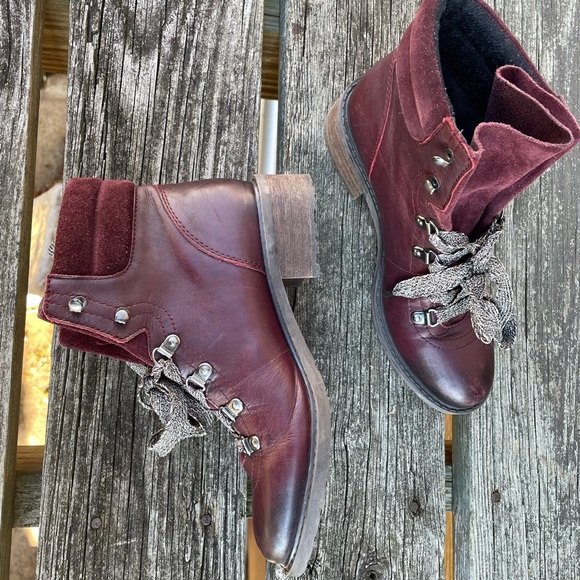 Sam Edelman Darrah Hiking Boots - Picture 13 of 16